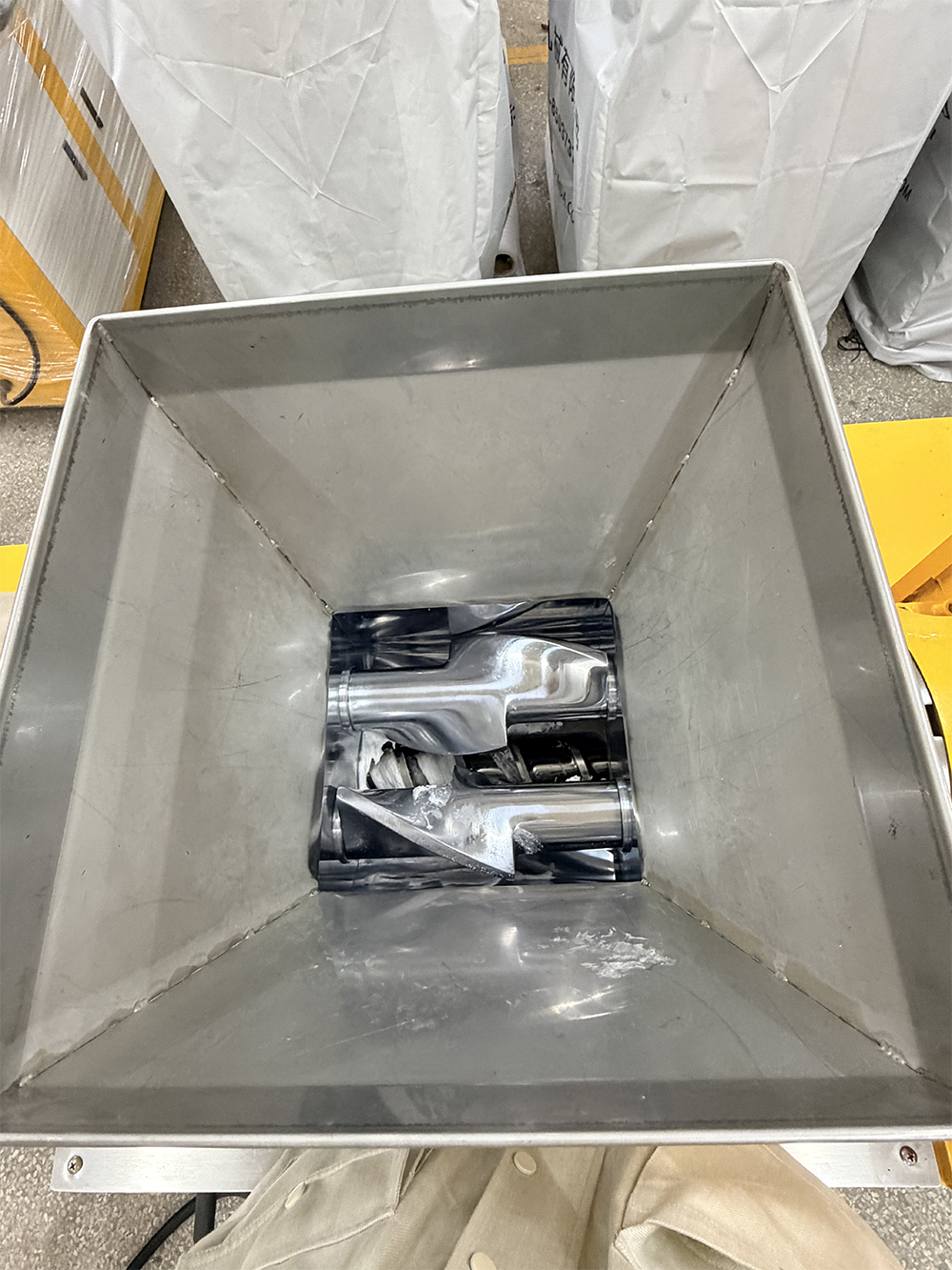 双腕喂料双螺杆挤出机